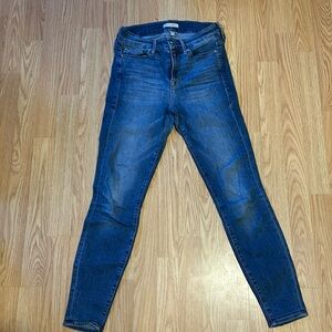 Good American Skinny Jeans. 4/27